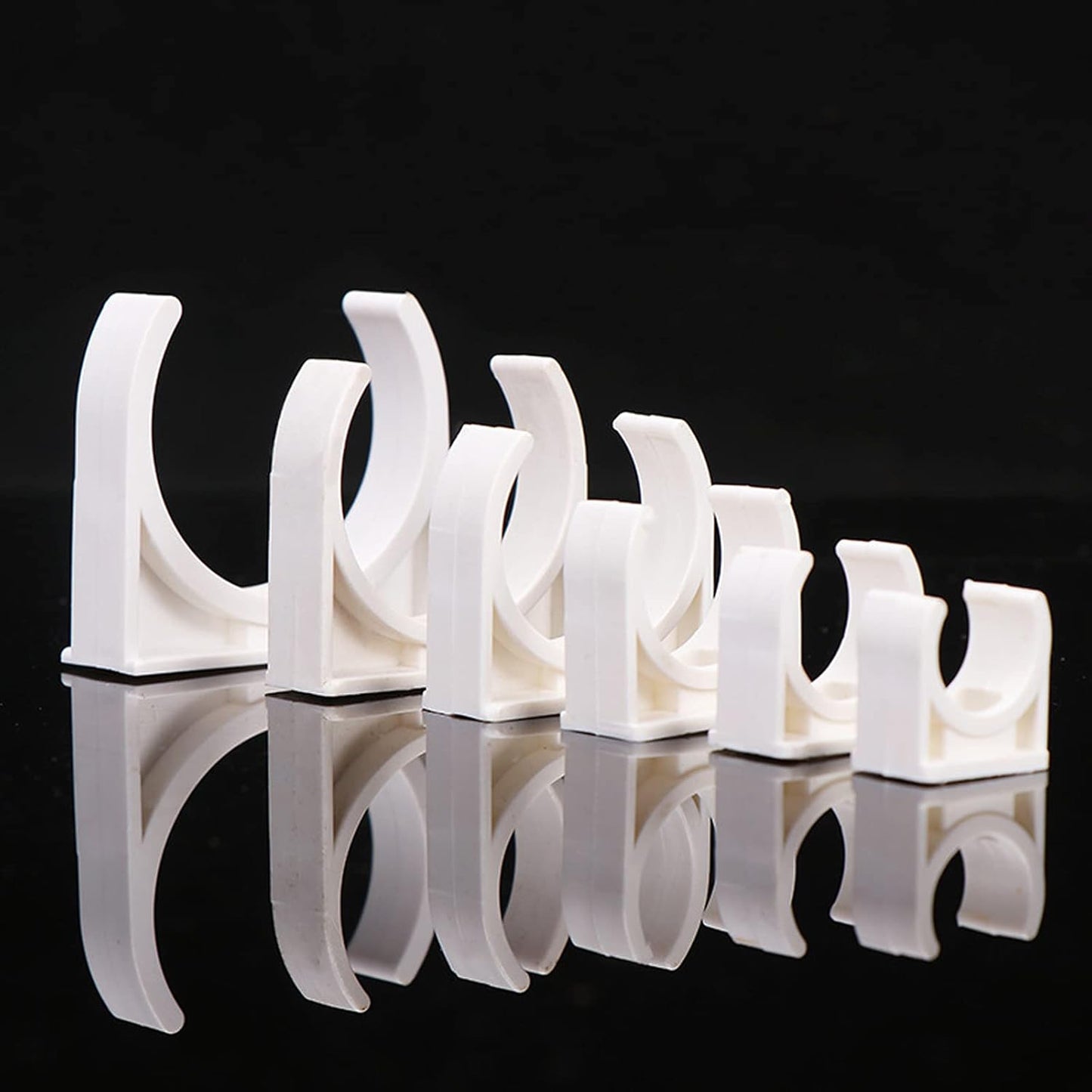 100 Pcs U-Shaped PVC Water 20mm Pipe Clamps Clips, U-Shaped Buckles Fit for 3/4" (20mm) Water Pipes and TV Trays Tubing Hose Hanger Support Pex Tubing （White 20mm）