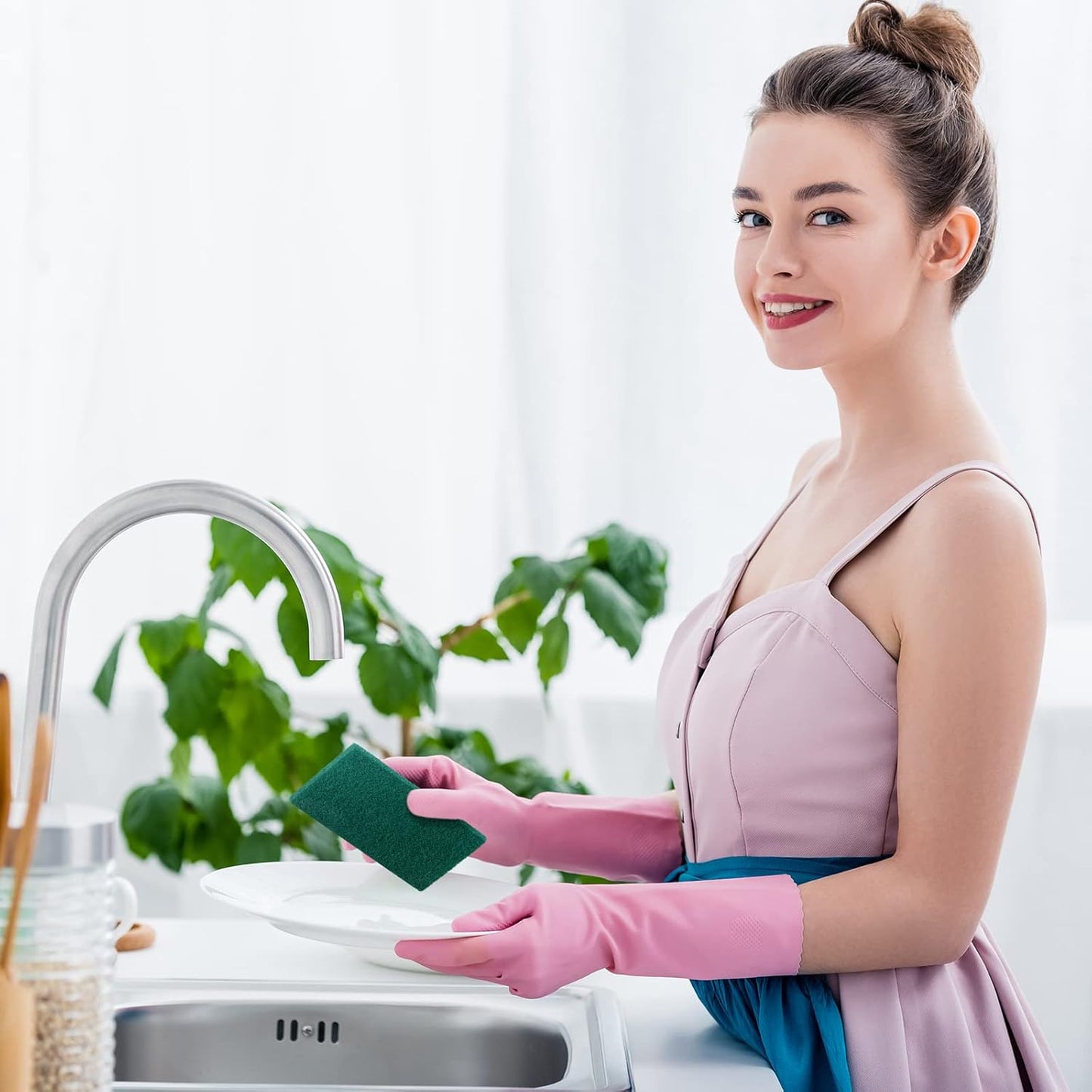 Hoolerry 100 Pcs Heavy Duty Scouring Pads Non Scratch Household Scrub Pads for Cleaning Reusable Pan Scrubber Anti Grease Scrubbing Pads for Dish Kitchen Metal Grills, 4.3 x 3 x 0.3 in (Green)