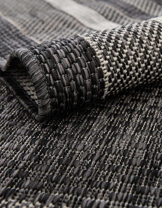 Unique Loom Outdoor Border Collection Area Rug - Soft Border (5' 1" Square, Black/ Ivory)