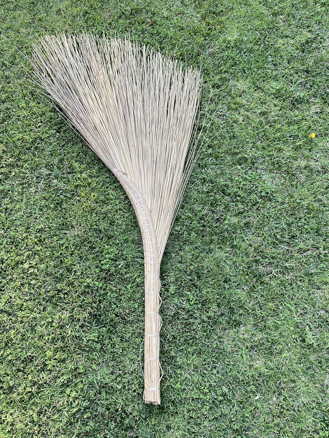 Vietnamese Natural Straw Broom/Handmade Coconut Leaf Broom for Outdoor, Patio, Driveway, Garden (45" Length)
